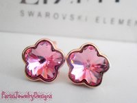 Flower Stud Crystal Earrings / Rose Gold Pierced Post Earrings / Dainty Daisy Earrings in Light Rose / Wedding / Bridal / Gift for her