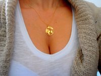 World Map Necklace / Gold Travel Pendant / Earth Pendetif / wanderlust jewelry / Weltkarte Halskette Charme / Laser Cut Global / Carte Monde