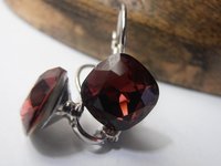 Burgundy Cushion Cut Leverback Earrings / 4470 Crystal Drop Jewelry / January Birthstone Wine Red 12mm  / Birthday Gift for women