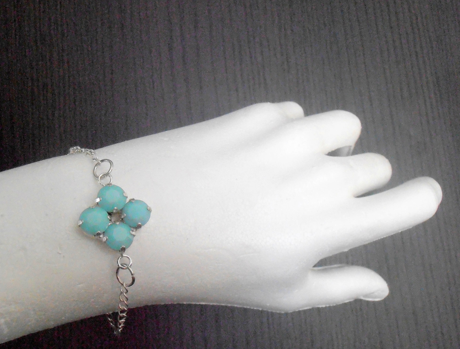 Mint Dainty Bracelet / Delicate Chain Crystal Bracelet / Chatons 8mm SS39 / Gift For her / Fashion Bracelets