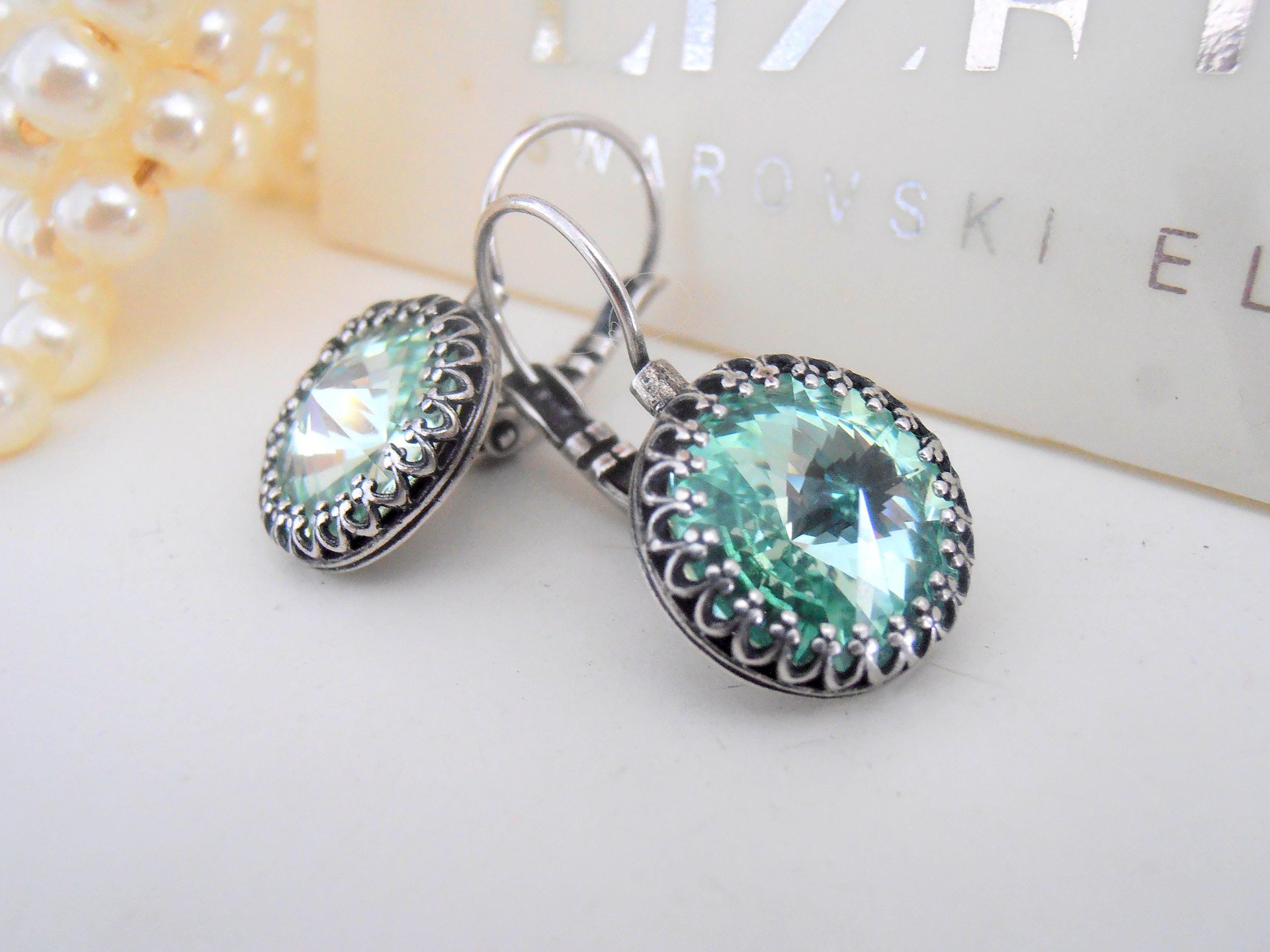 Chrysolite Green Crown Bezel Earrings with Rivoli Crystals/ Lever-back 14mm / Antique Silver Jewelry / Birthday Gift