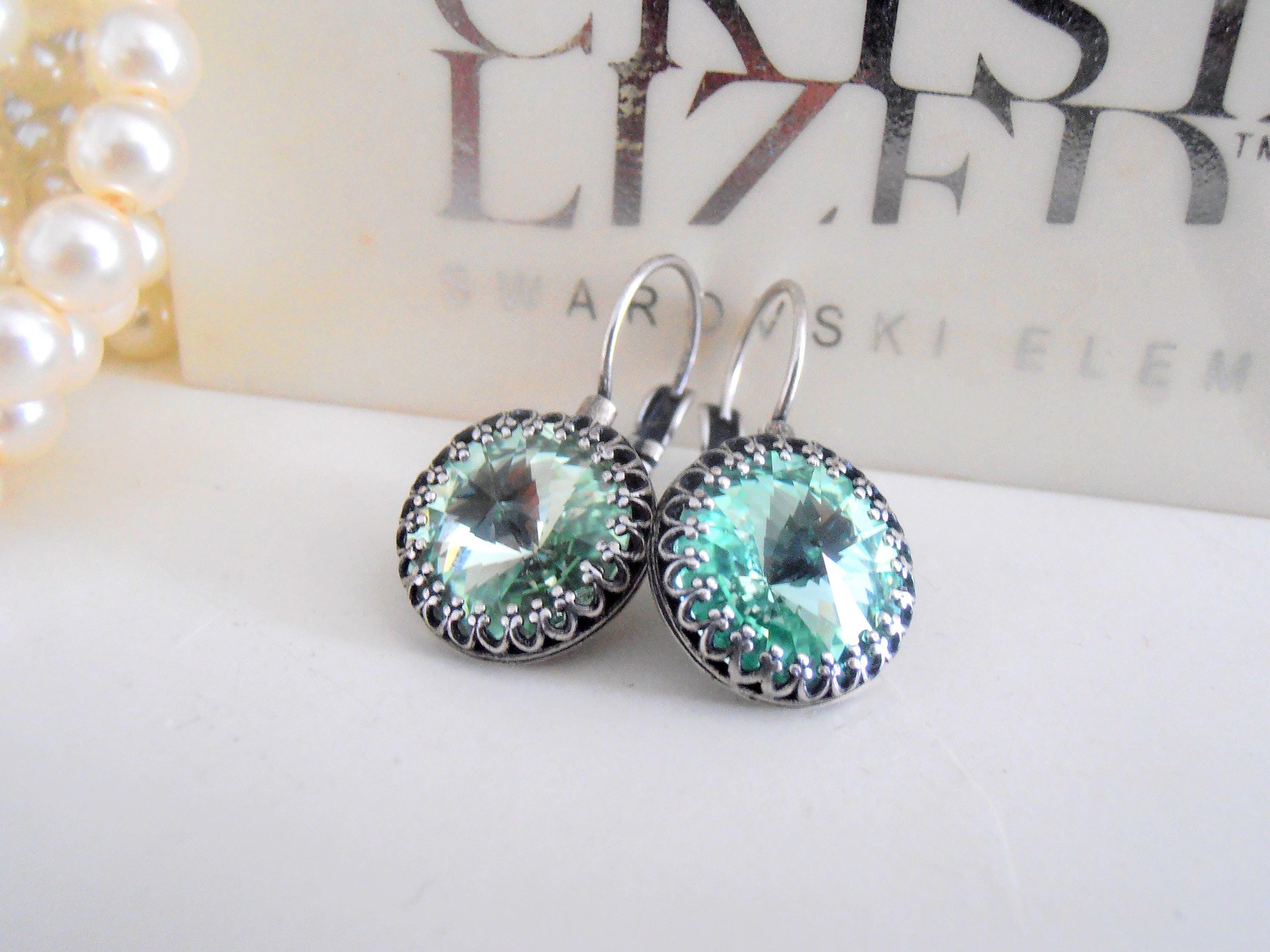 Chrysolite Green Crown Bezel Earrings with Rivoli Crystals/ Lever-back 14mm / Antique Silver Jewelry / Birthday Gift