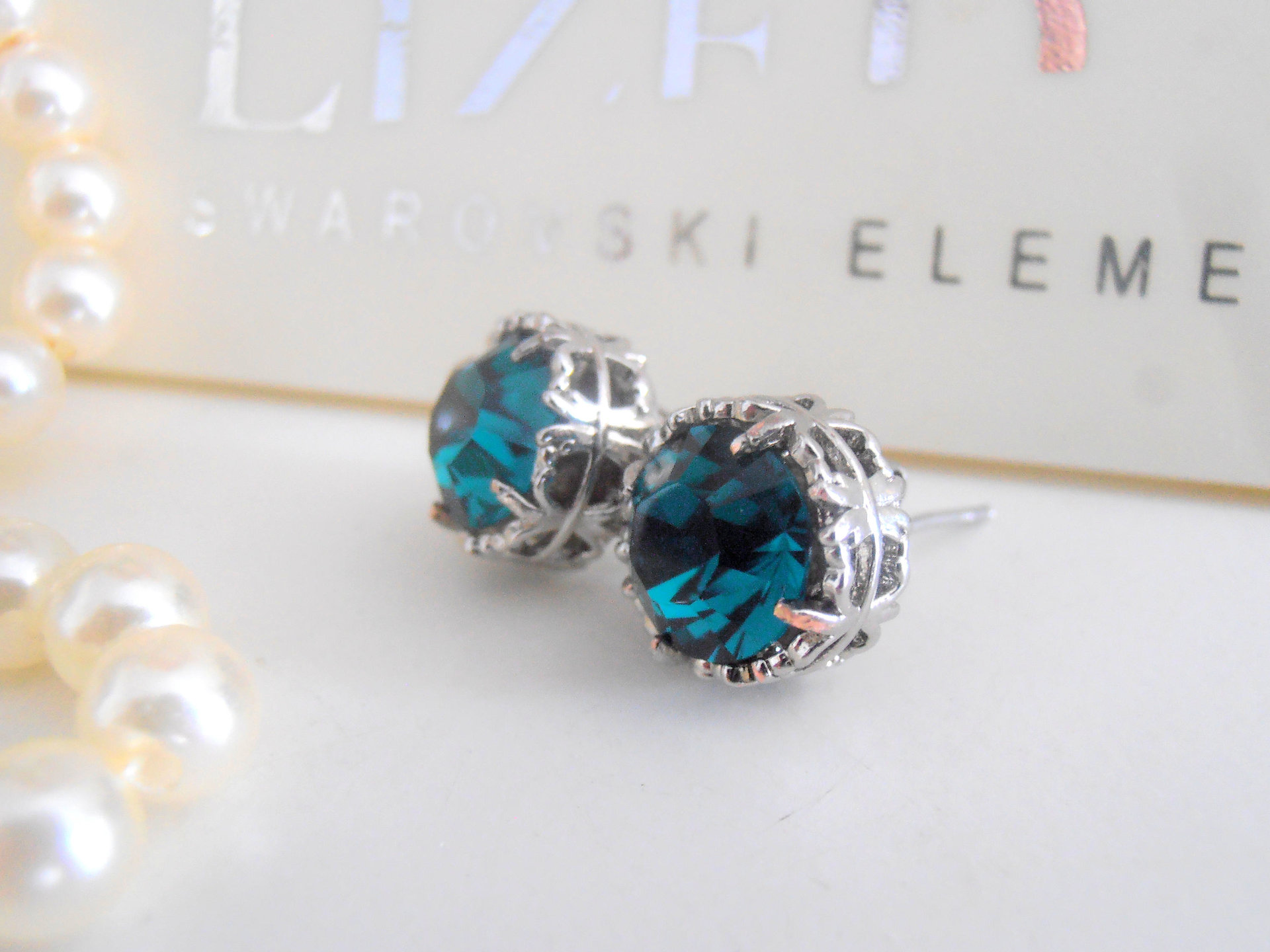 Emerald Crystal Stud Earrings / Art Deco Post Earrings / Stainless Steel Earrings / Filigree Pierced Earrings / Christmas Gift