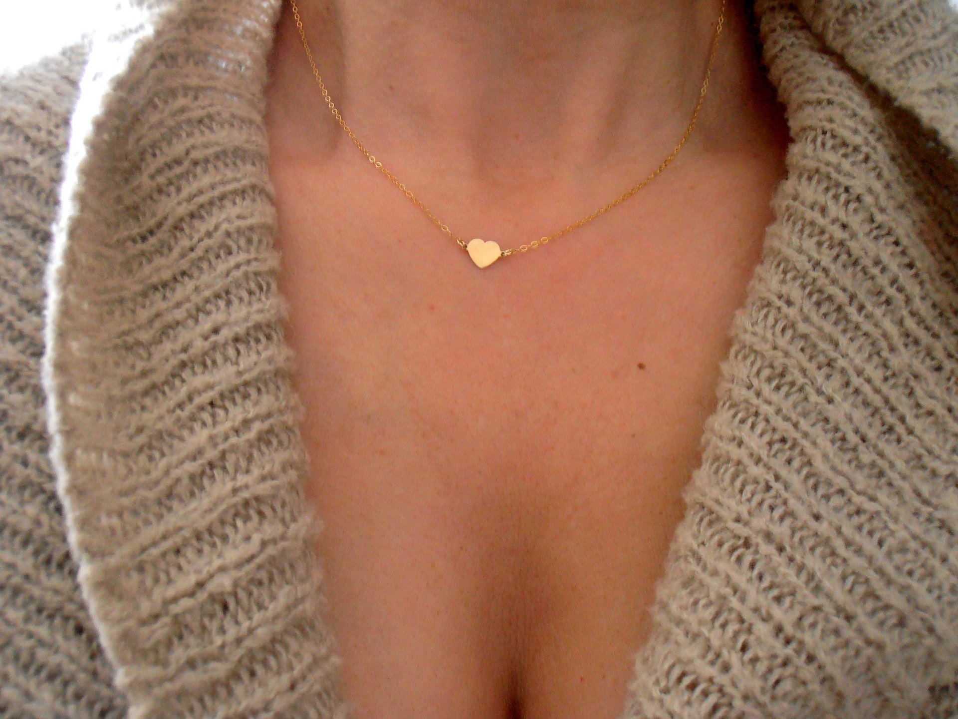 Dainty Gold Filled Heart Pendant Necklace / Delicate 14/20Kt Gold Filled Charm Chain / Mother's Day Gift for her