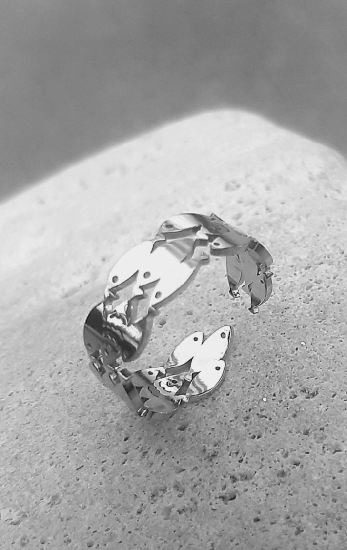 Adjustable Fish Ring in Stainless Steel Thick Band Ring Summer Jewelry for Men and Women Unique Sea Rings for Gift Swimming fish Ocean