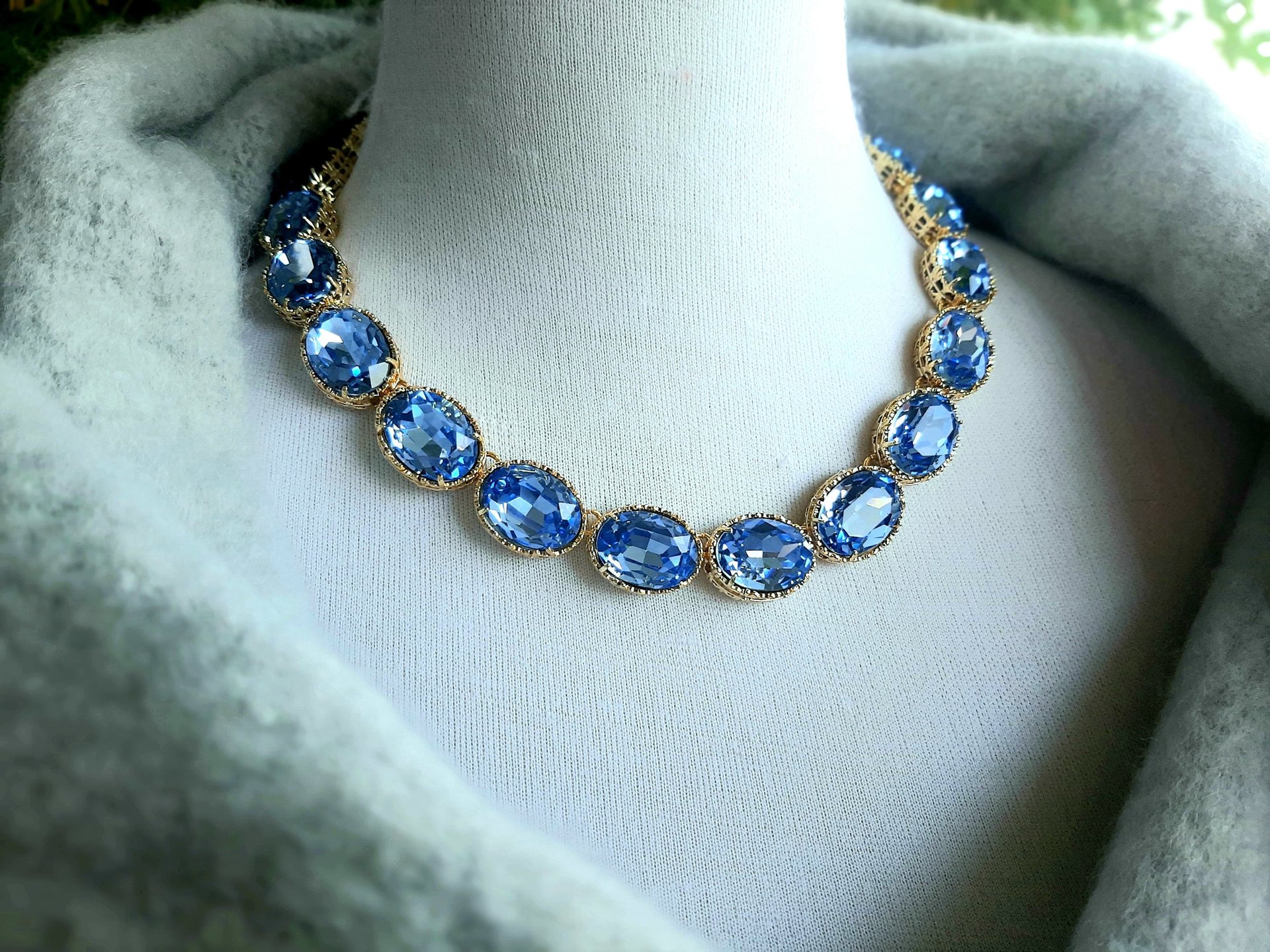 Light Sapphire Crystal Choker Anna Wintour Necklace
