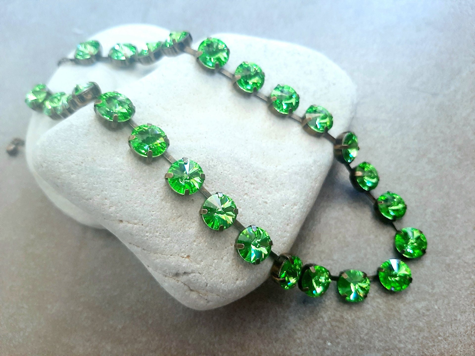 Green Peridot Crystal Cup chain Necklace in Antique Bronze | Mother's Day Gift