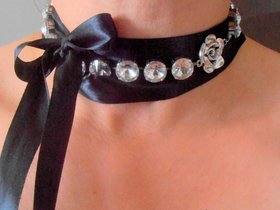 Rose Bud Rivoli Choker Necklace, Cupchain Collet, Bridal Statement Collet in Antique Silver, Anna Wintour