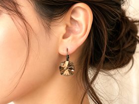 Handmade Swarovski Rivoli crystal copper dangle earrings in antique bronze leverback settings.